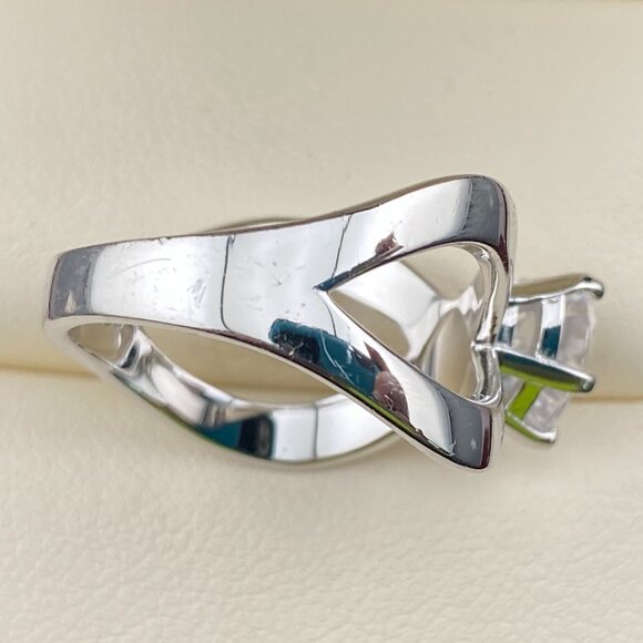 UTC 925 Sterling Silver Heart Shaped CZ, Love & Romance Ring Size 8 - 5.7 Gm. - Picture 9 of 15